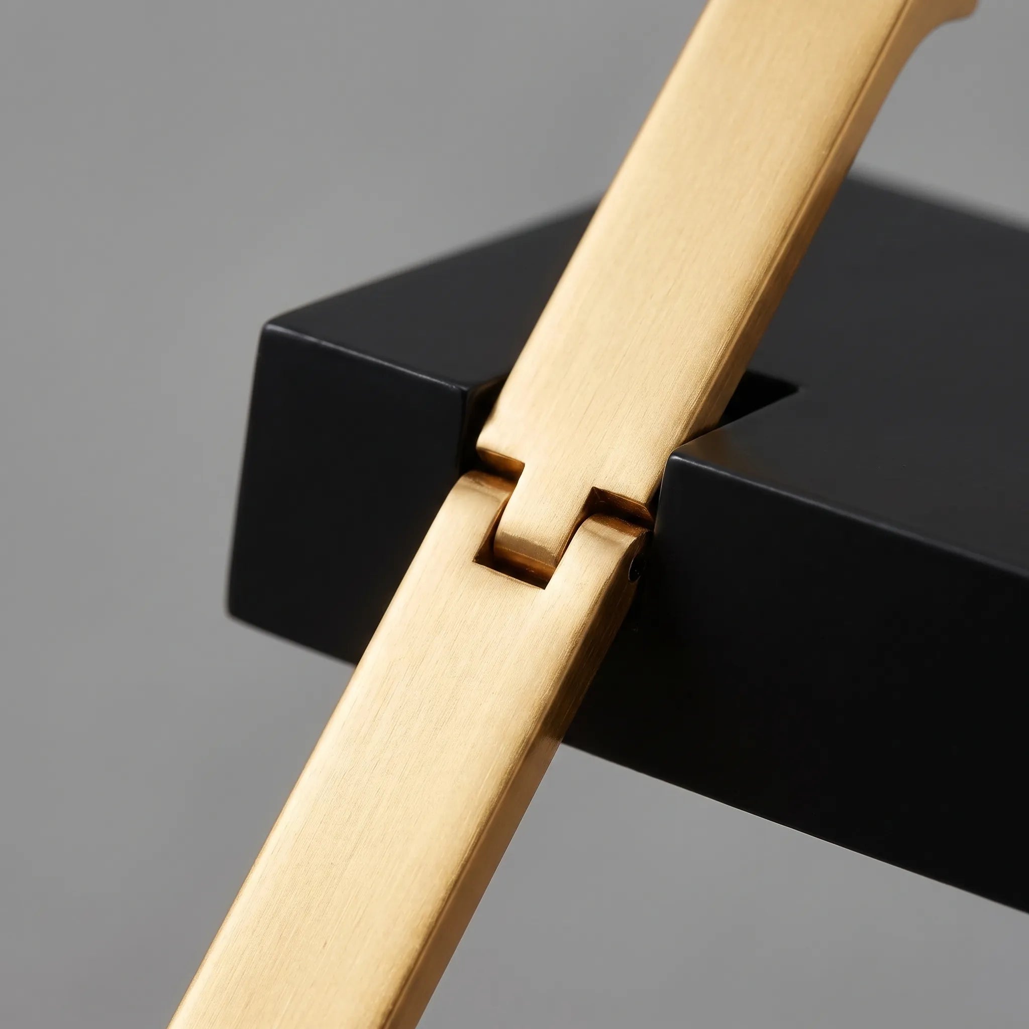 Foldara  - Modern Geometric Folding Coat Hook Rail Hanging Heavy Coats