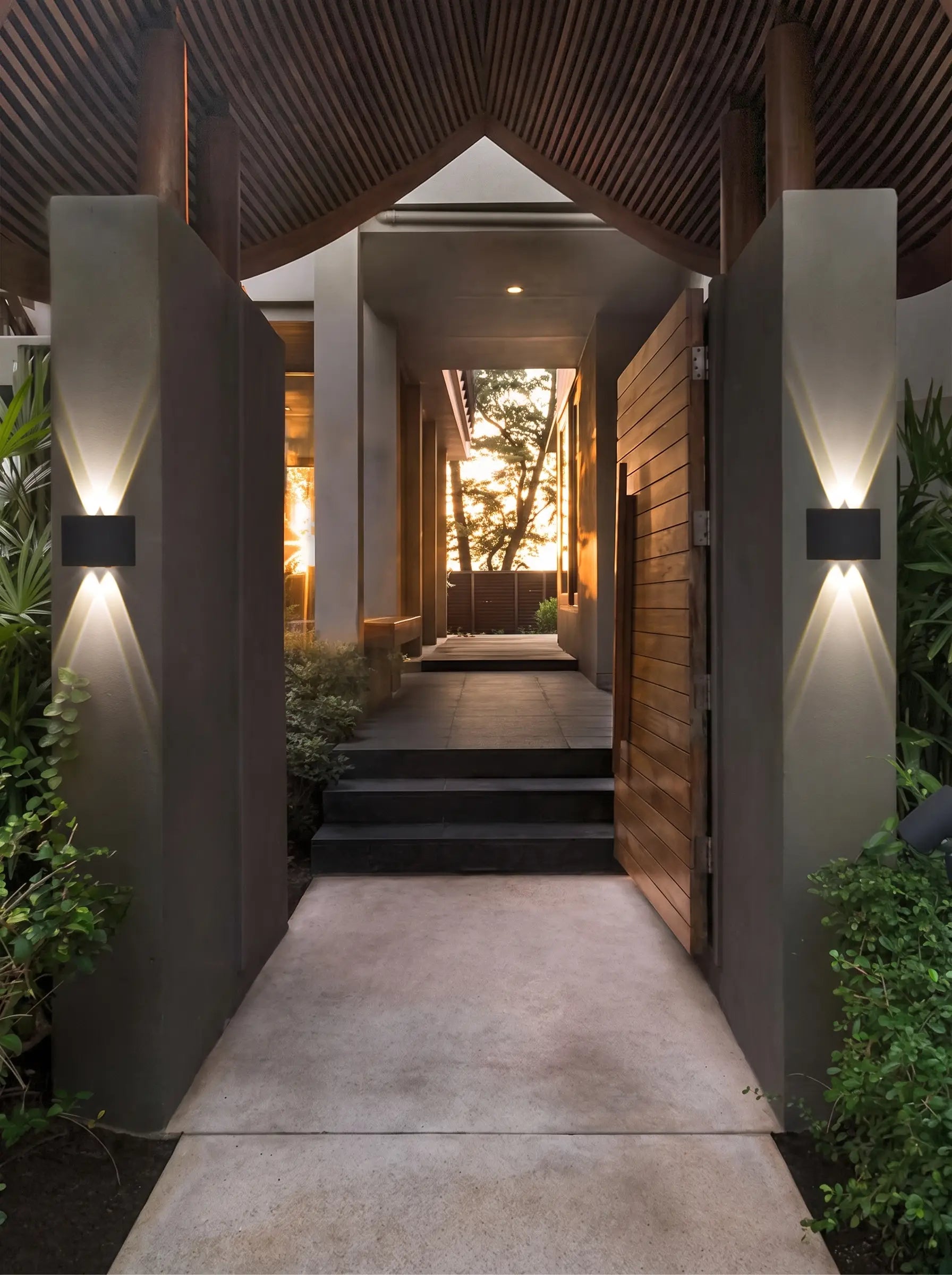 Walluxe - Up-Down Bi-Directional Outdoor Wall Light Garden & Entrance Illumination - Black 4w