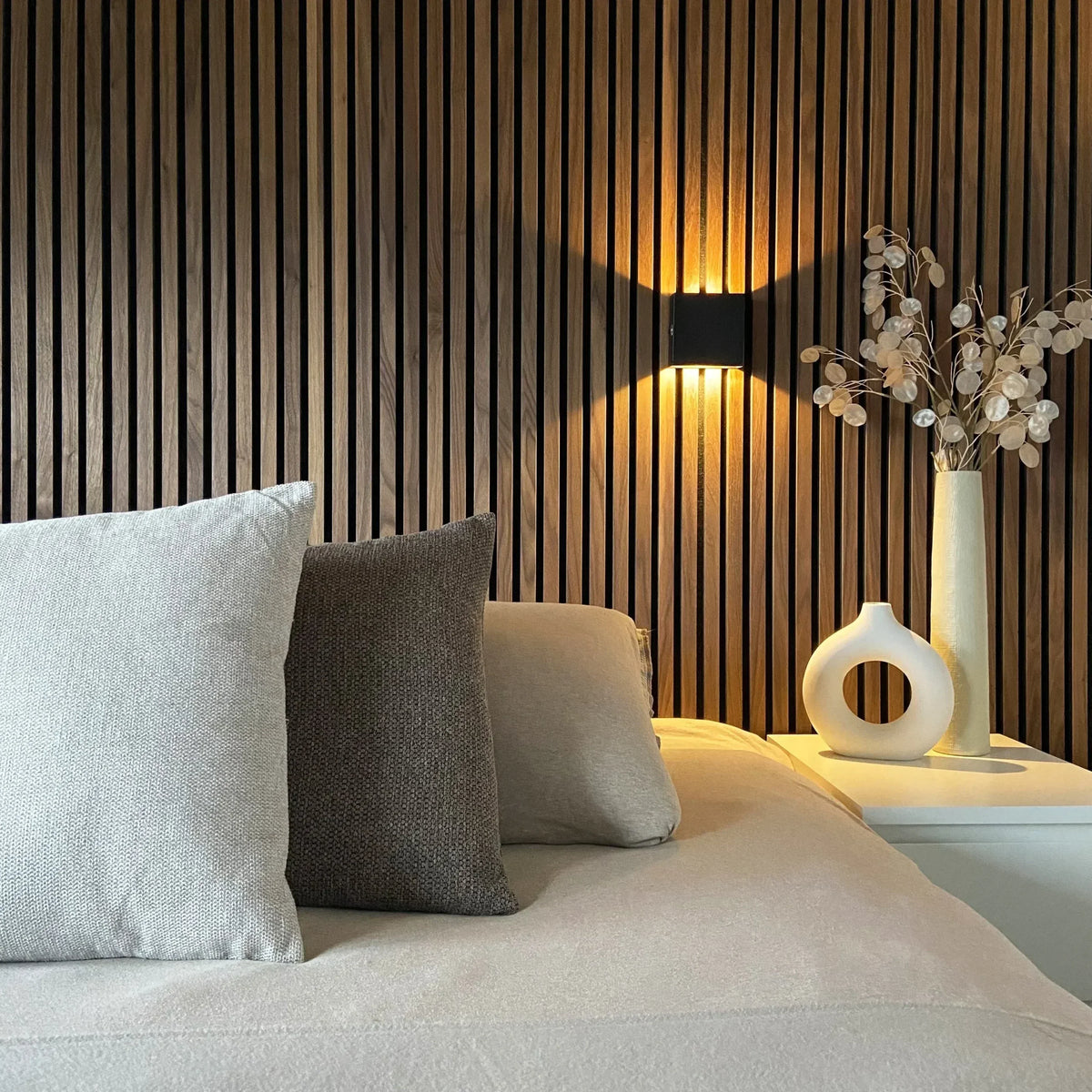Geometric LED wall lamp with motion sensor and up-and-down lighting